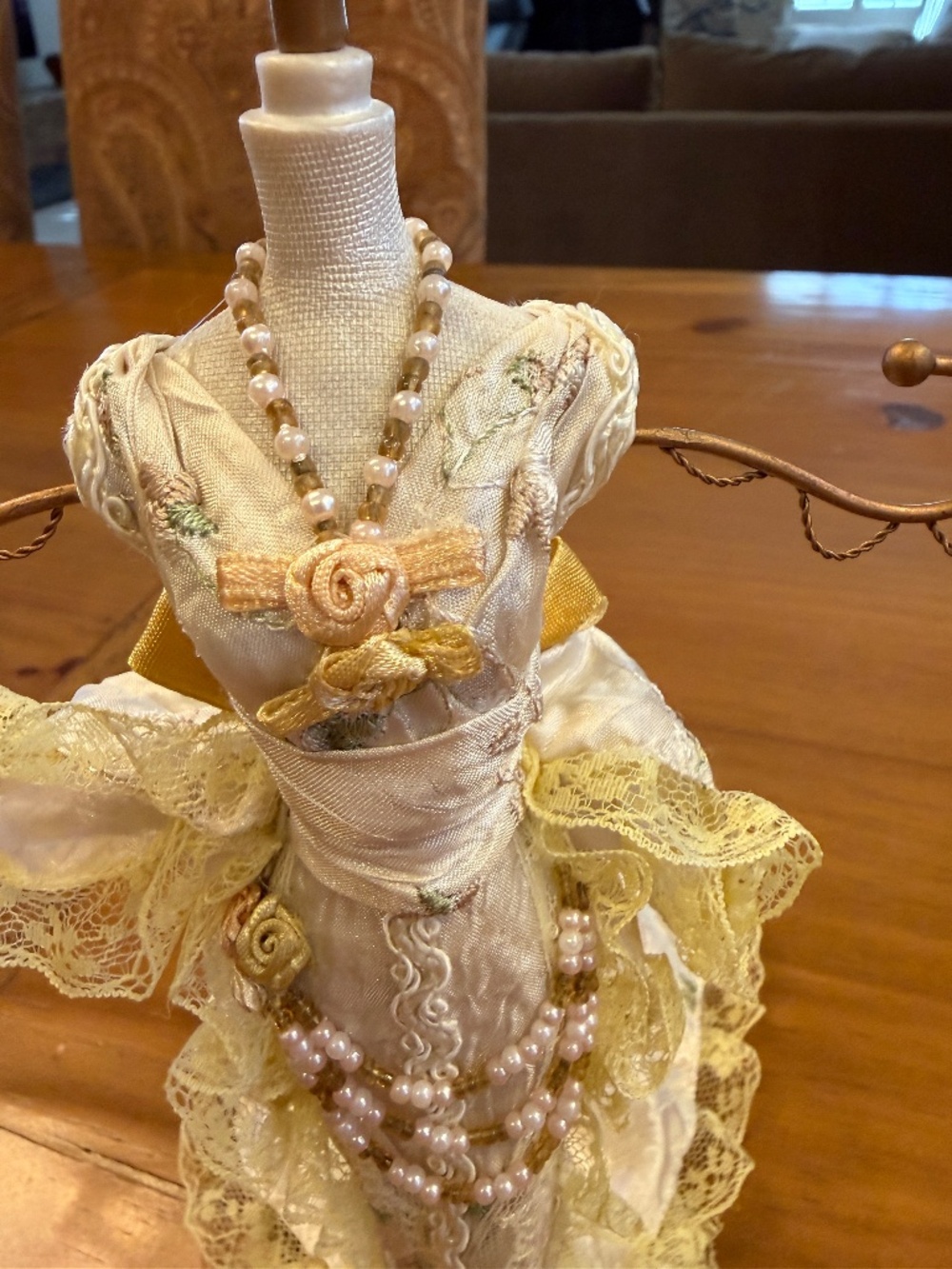 NWOT! Women's Yellow/Cream Shabby Chic Victorian Bodice Dress Necklace Holder - Picture 6 of 15